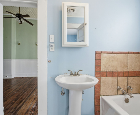 721 Moss Street, Lake Charles, Calcasieu, Louisiana, United States 70601, 3 Bedrooms Bedrooms, 0 ,2 BathroomsBathrooms,House,For Sale,Moss Street,0,1158