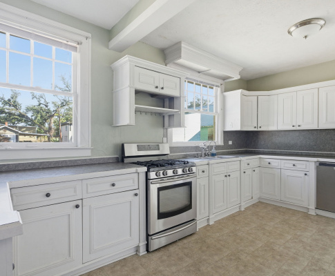 721 Moss Street, Lake Charles, Calcasieu, Louisiana, United States 70601, 3 Bedrooms Bedrooms, 0 ,2 BathroomsBathrooms,House,For Sale,Moss Street,0,1158